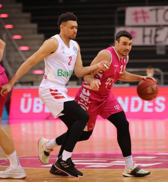 推动下逐渐 推动下逐渐