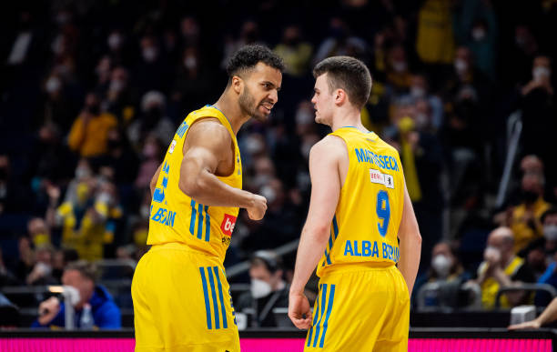 连场破门 连场破门